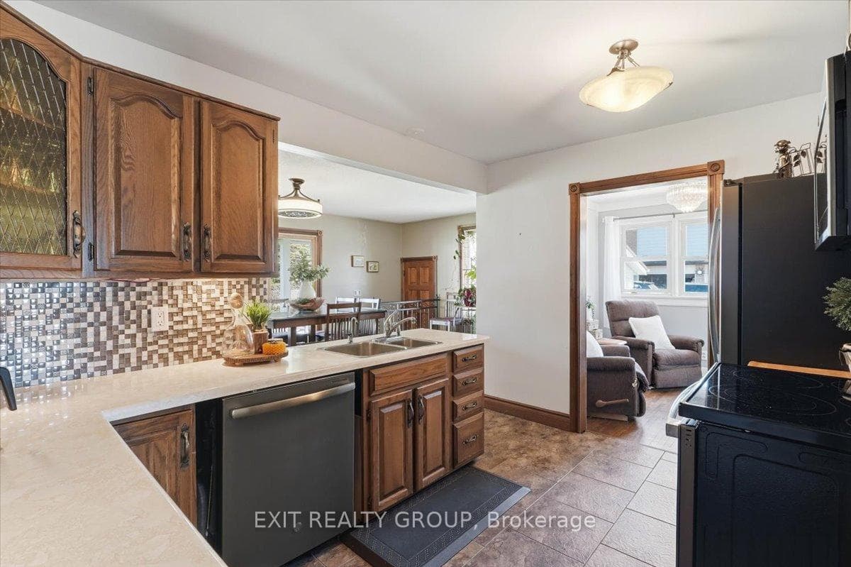 188 Riverside Parkway photo 5
