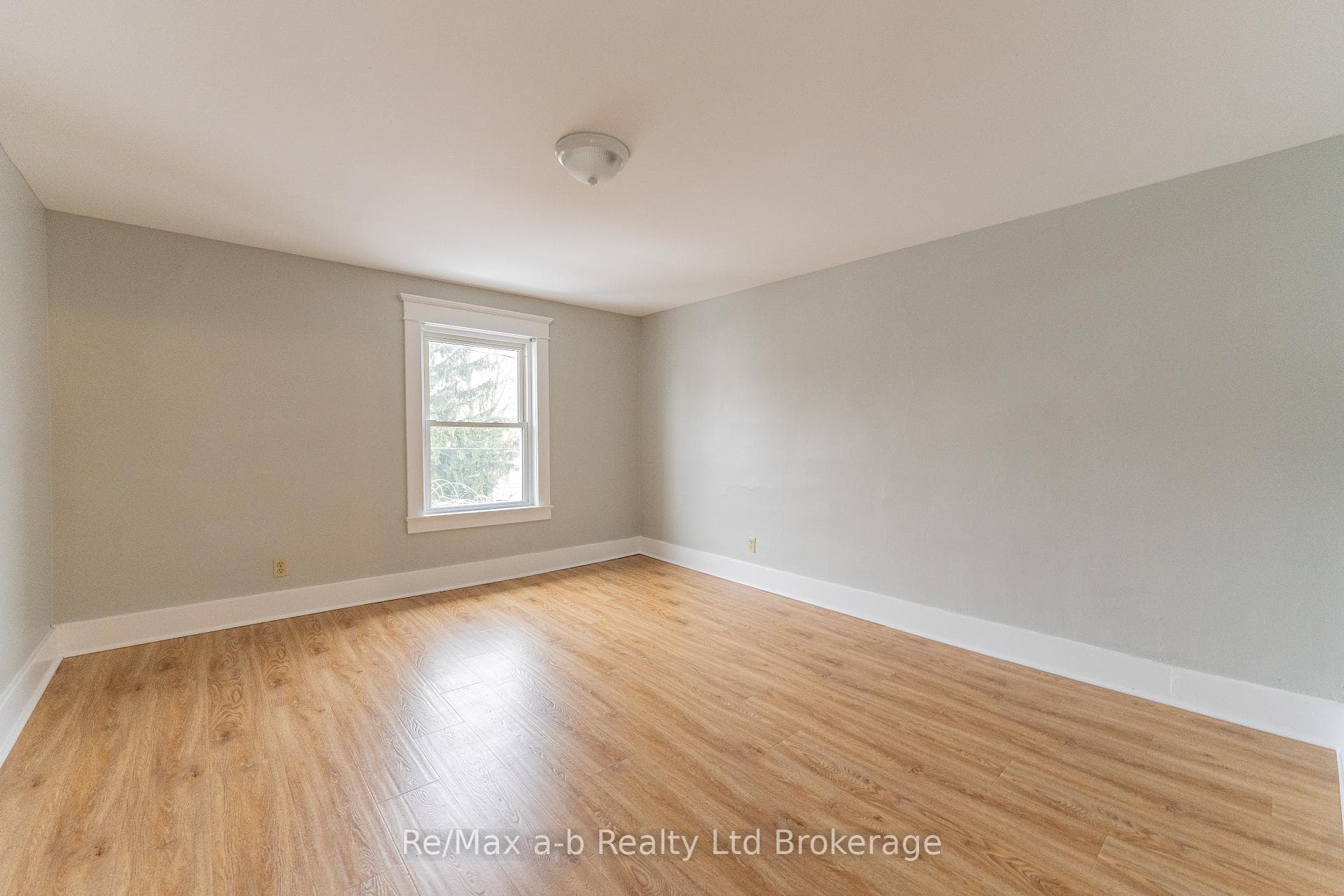 74 Brock Street East, Tillsonburg