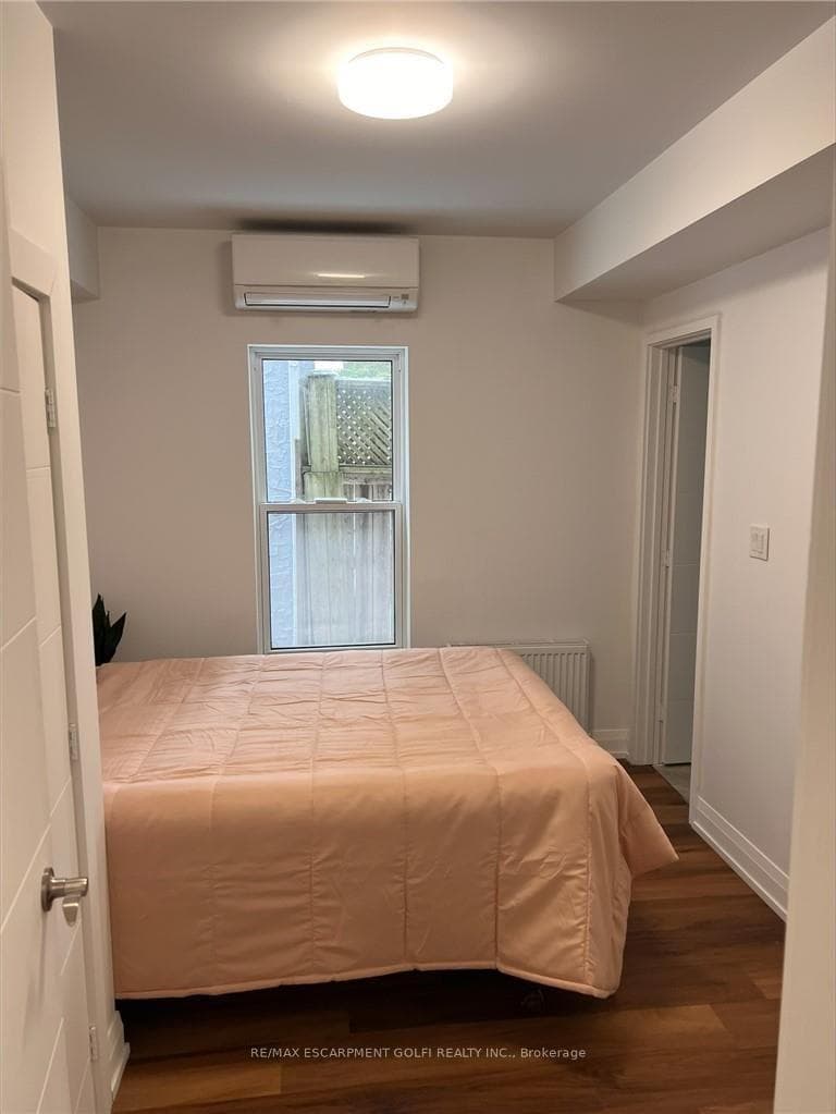4876 SIMCOE Street Unit 1 photo 18