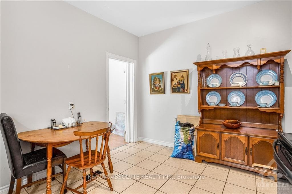 152 HINTON Avenue photo 19