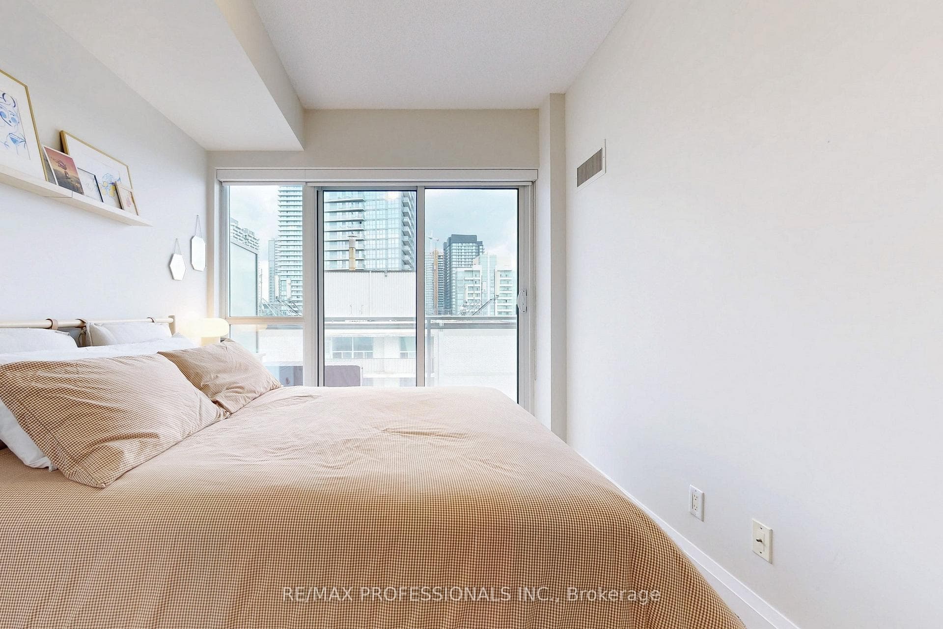 83 Redpath Avenue Unit 1301 photo 13