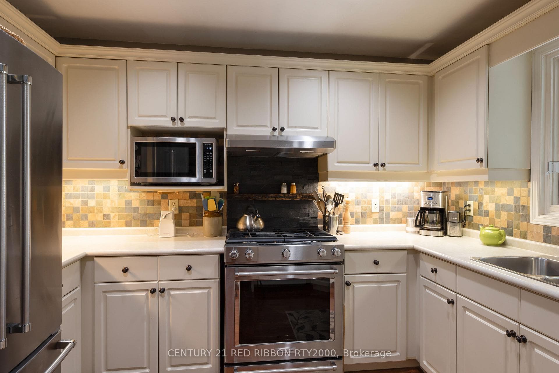 528 Riverview Drive photo 9