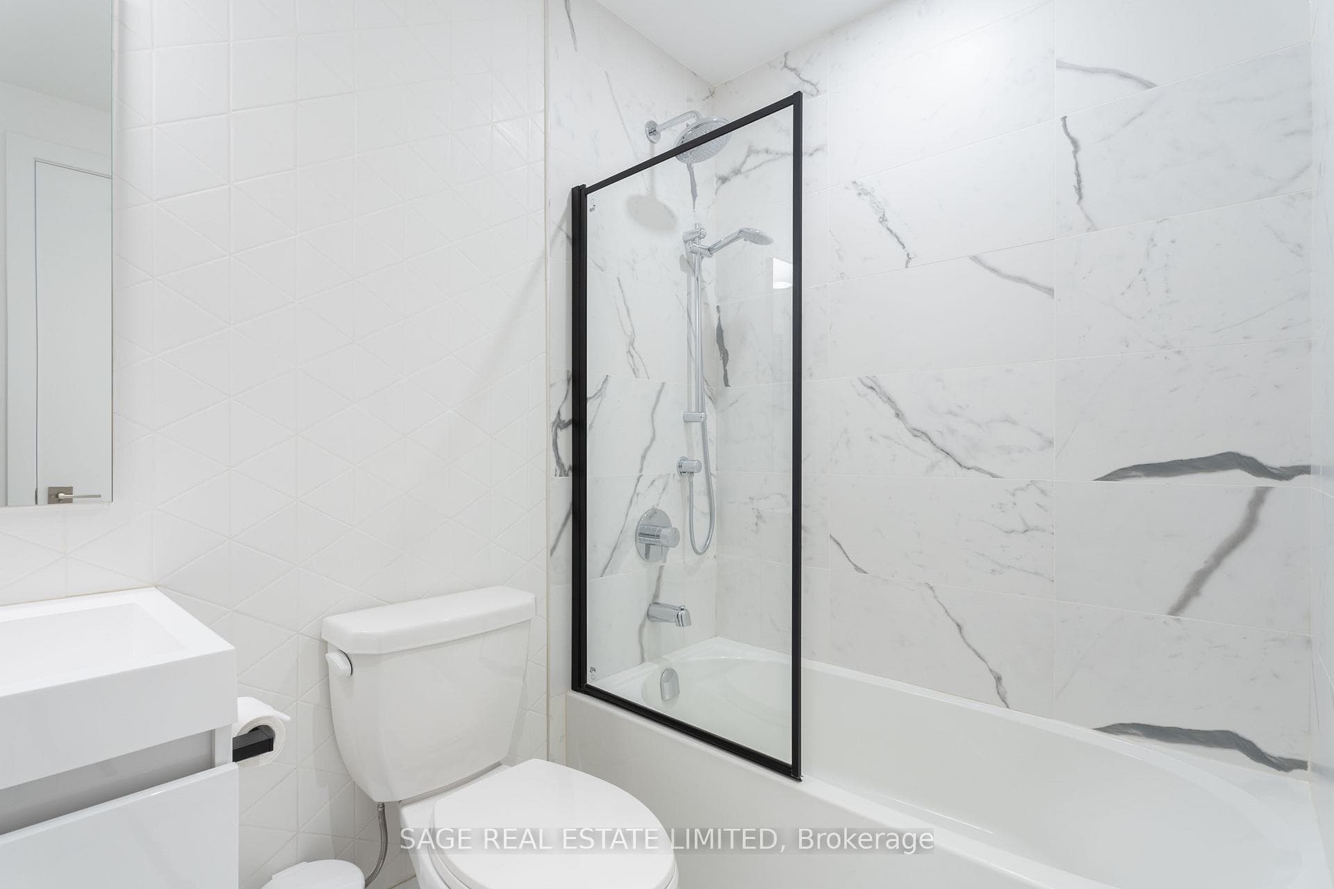 38 Perth Avenue photo 35