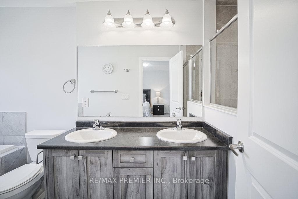 131 Landolfi Way photo 18