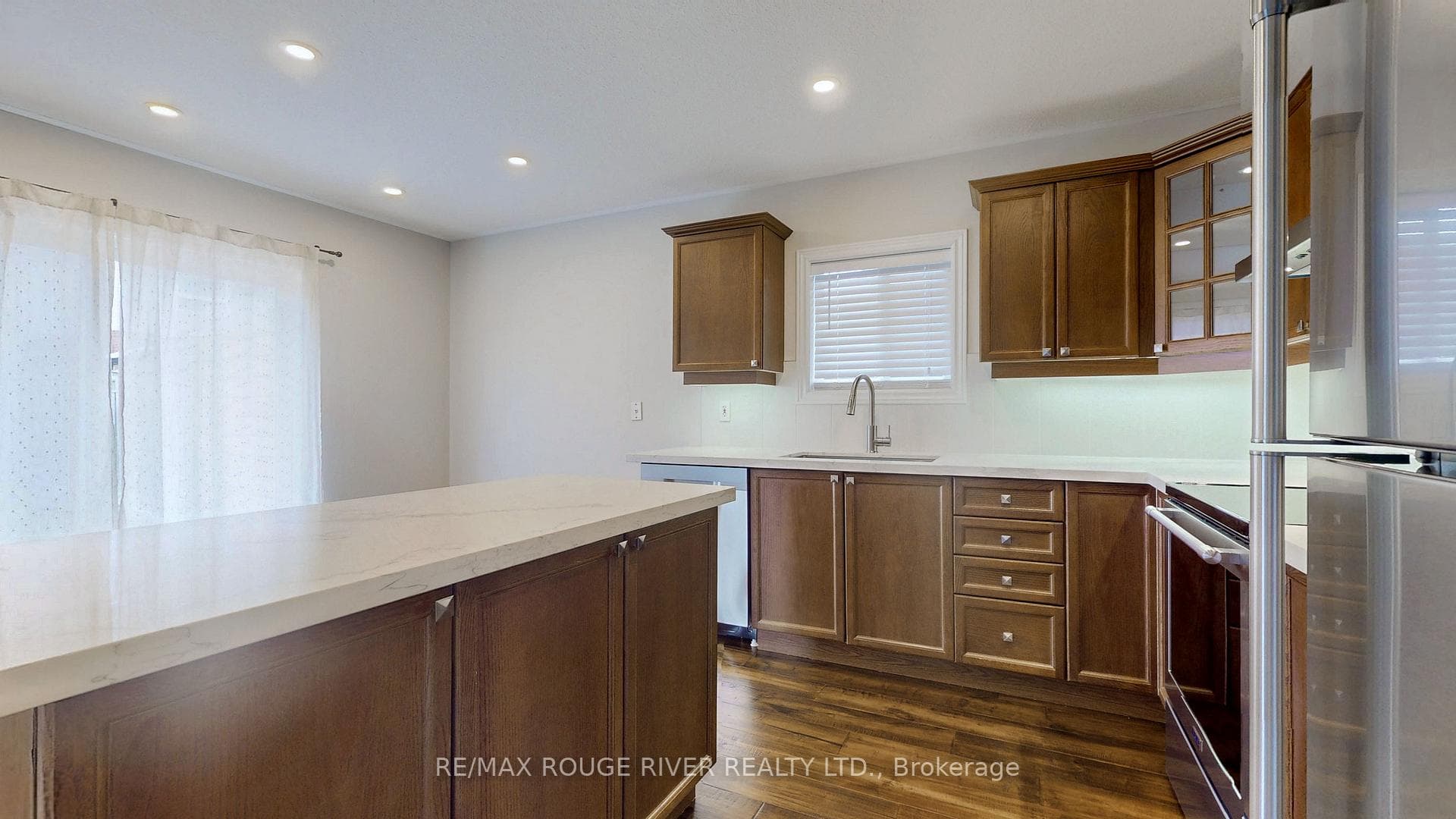 16 Aylesworth Avenue photo 12