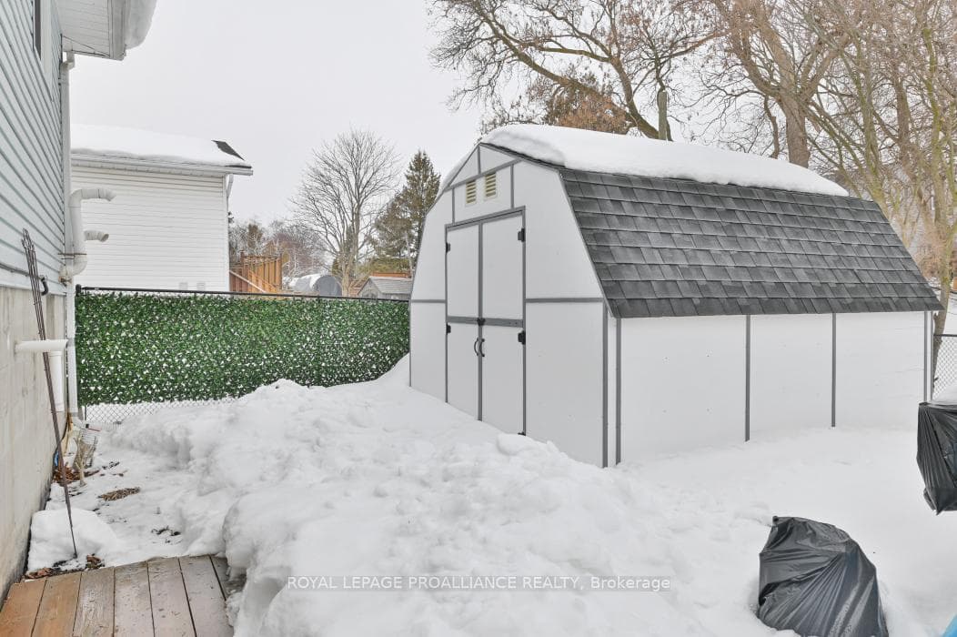 21 Robert Drive photo 33