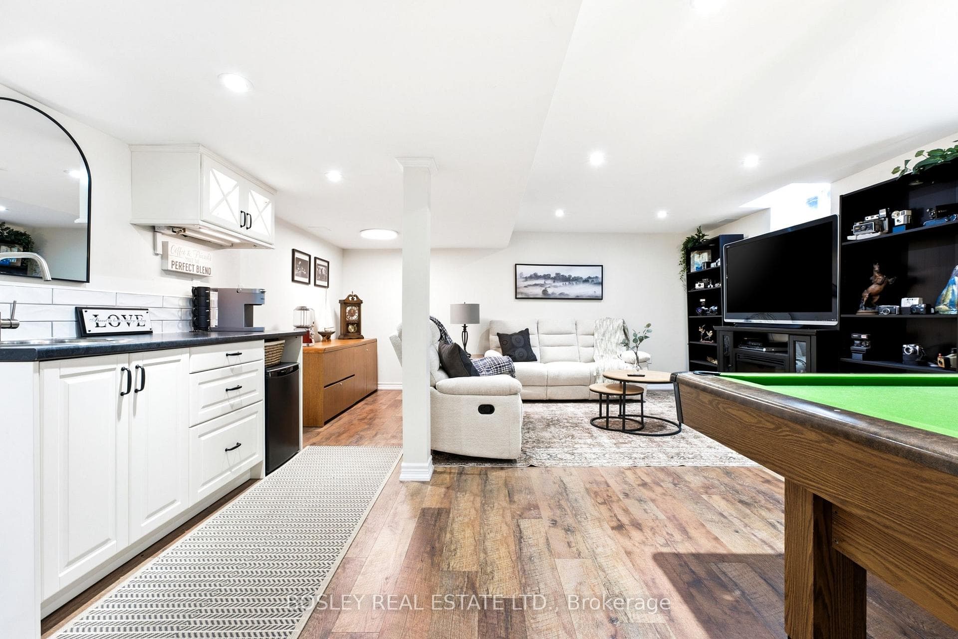 2160 Highcliffe Way photo 36