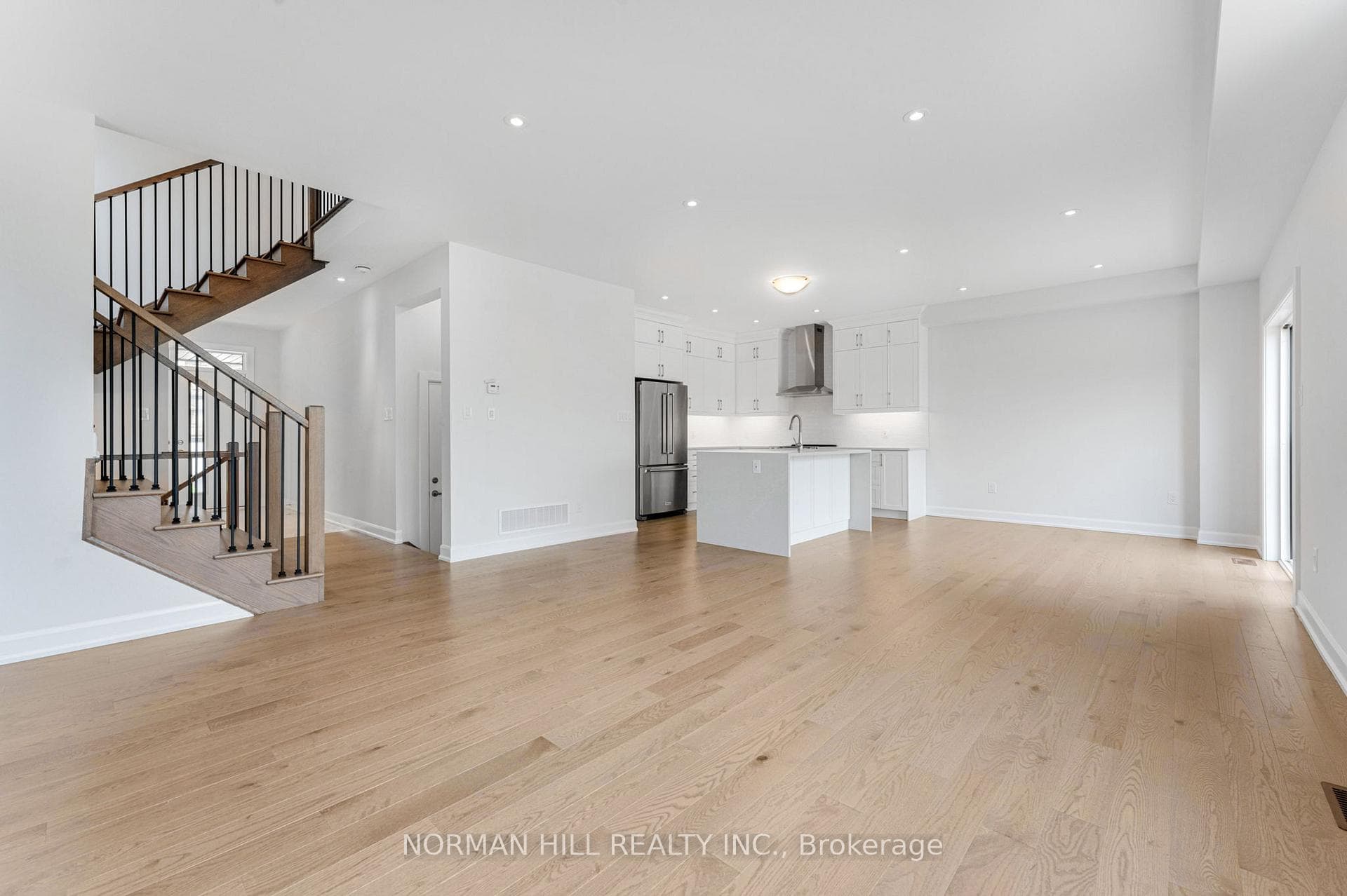 81 Midland Place photo 4