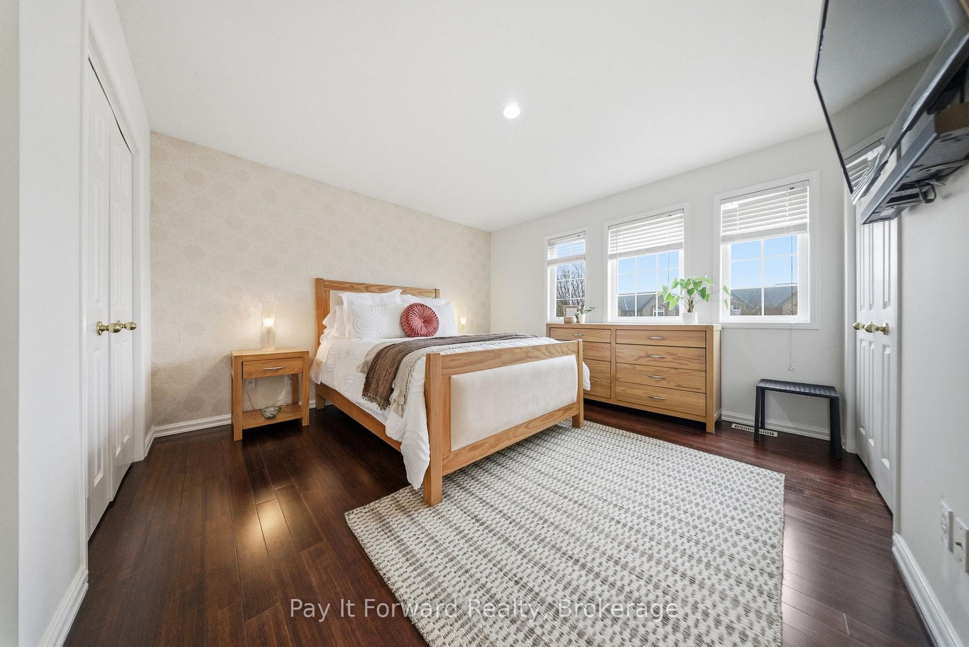 76 Shadyglen Drive photo 12