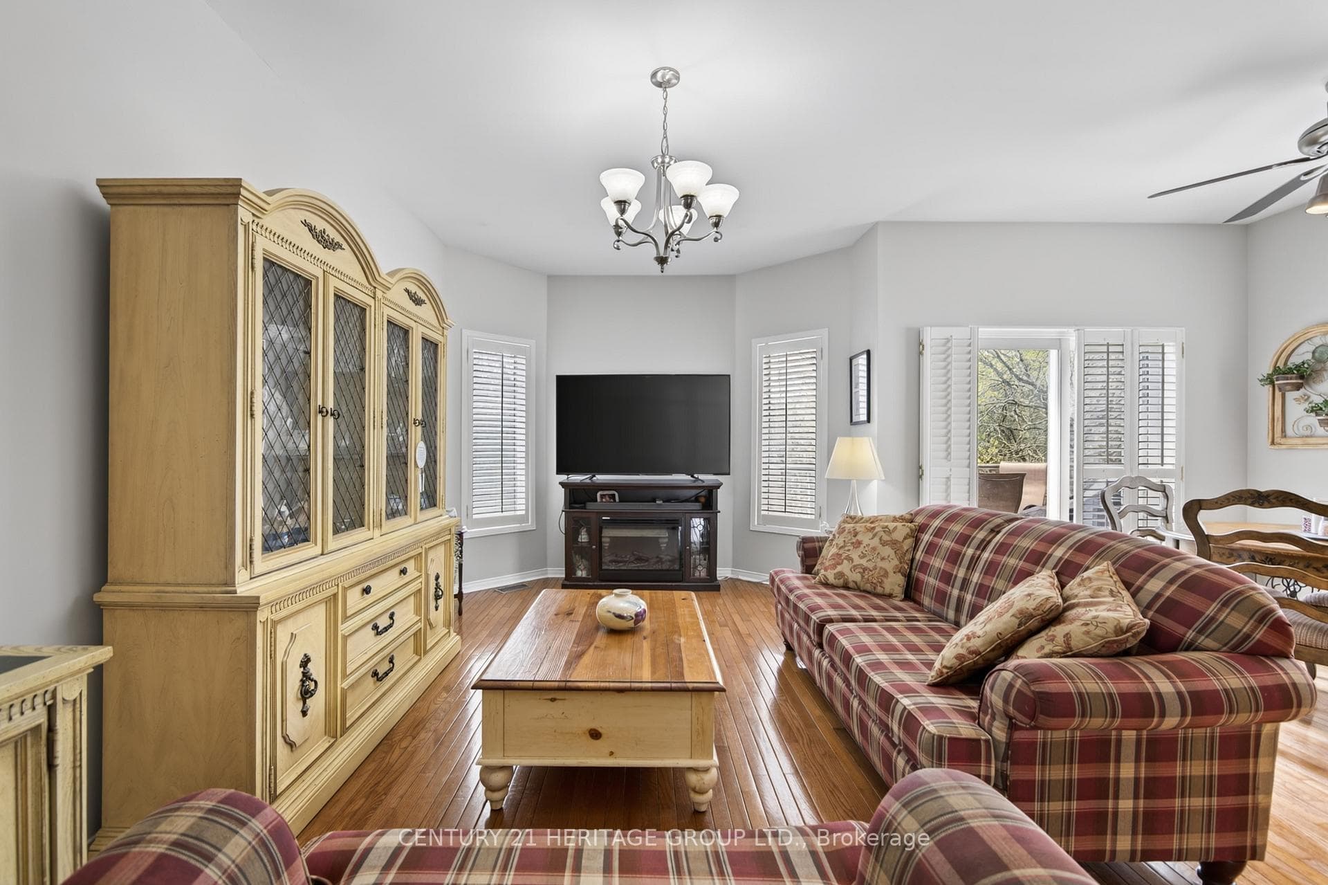 1858 Emerald Court photo 9