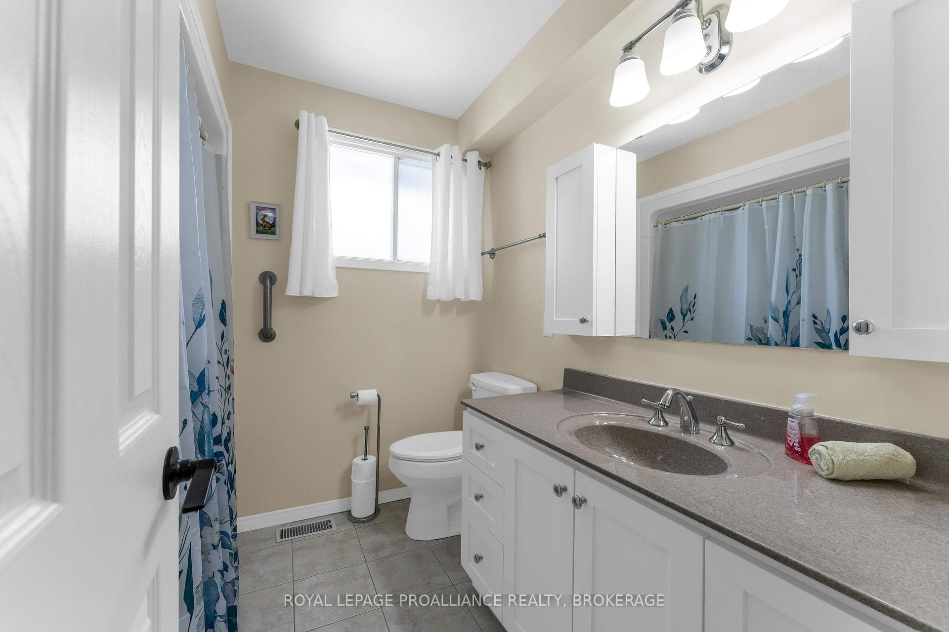 927 Newhall Drive photo 21