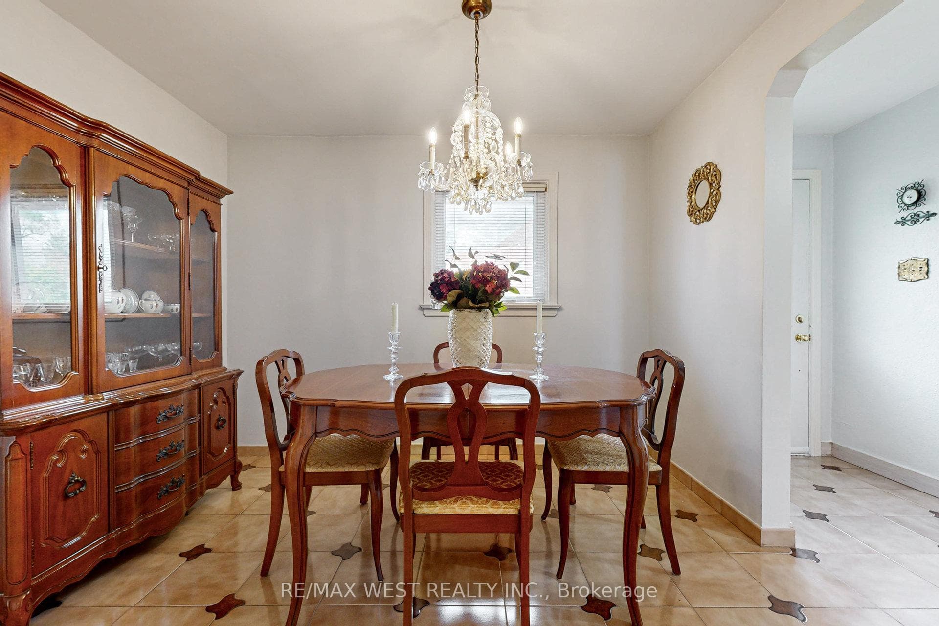 60 Parkchester Road photo 11