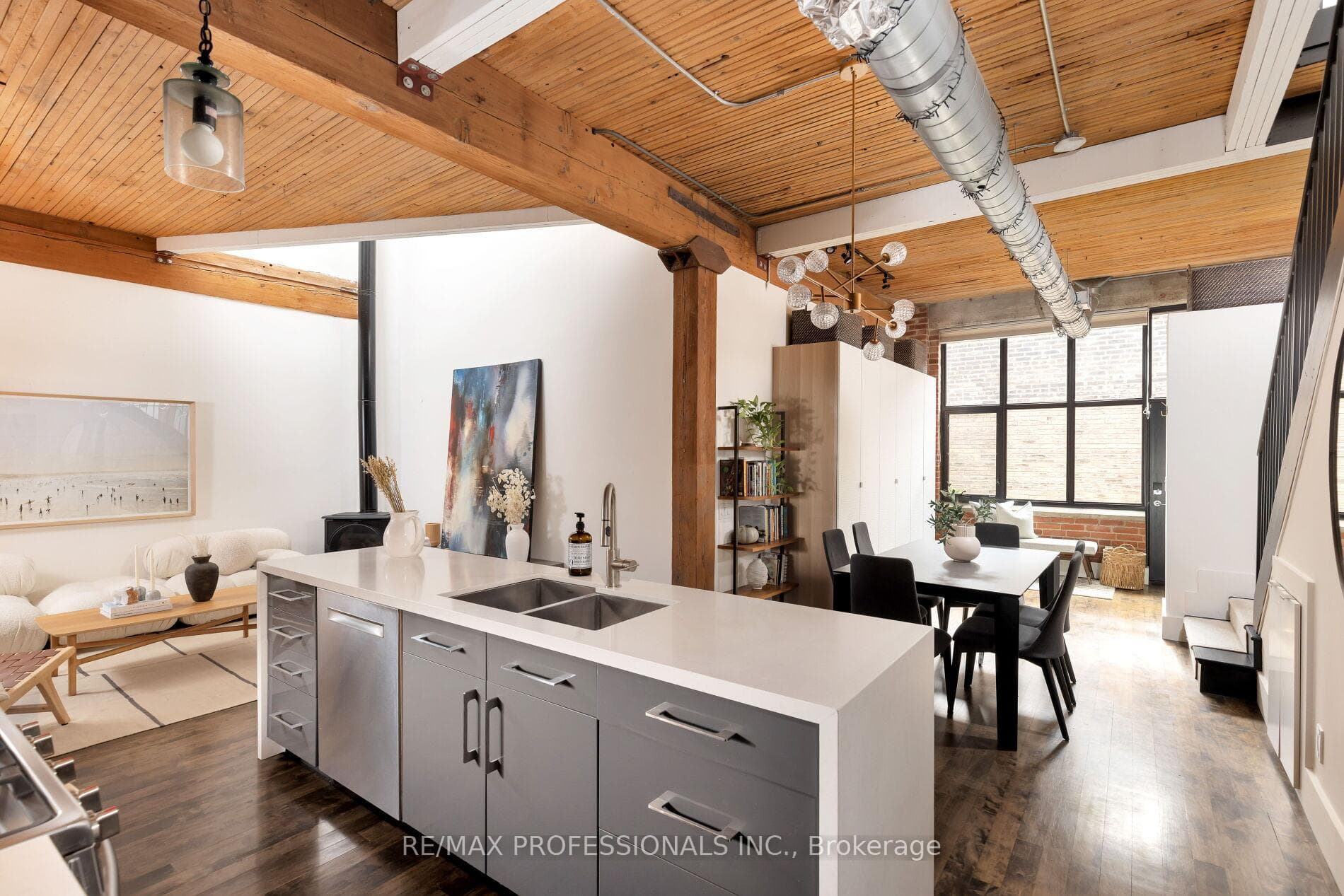 200 Clinton Street Unit 4 photo 1