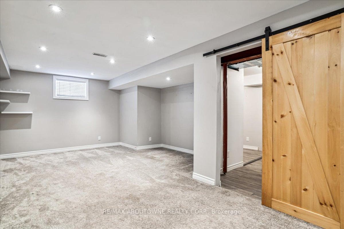 7 Lakelawn Road Unit 4 photo 8
