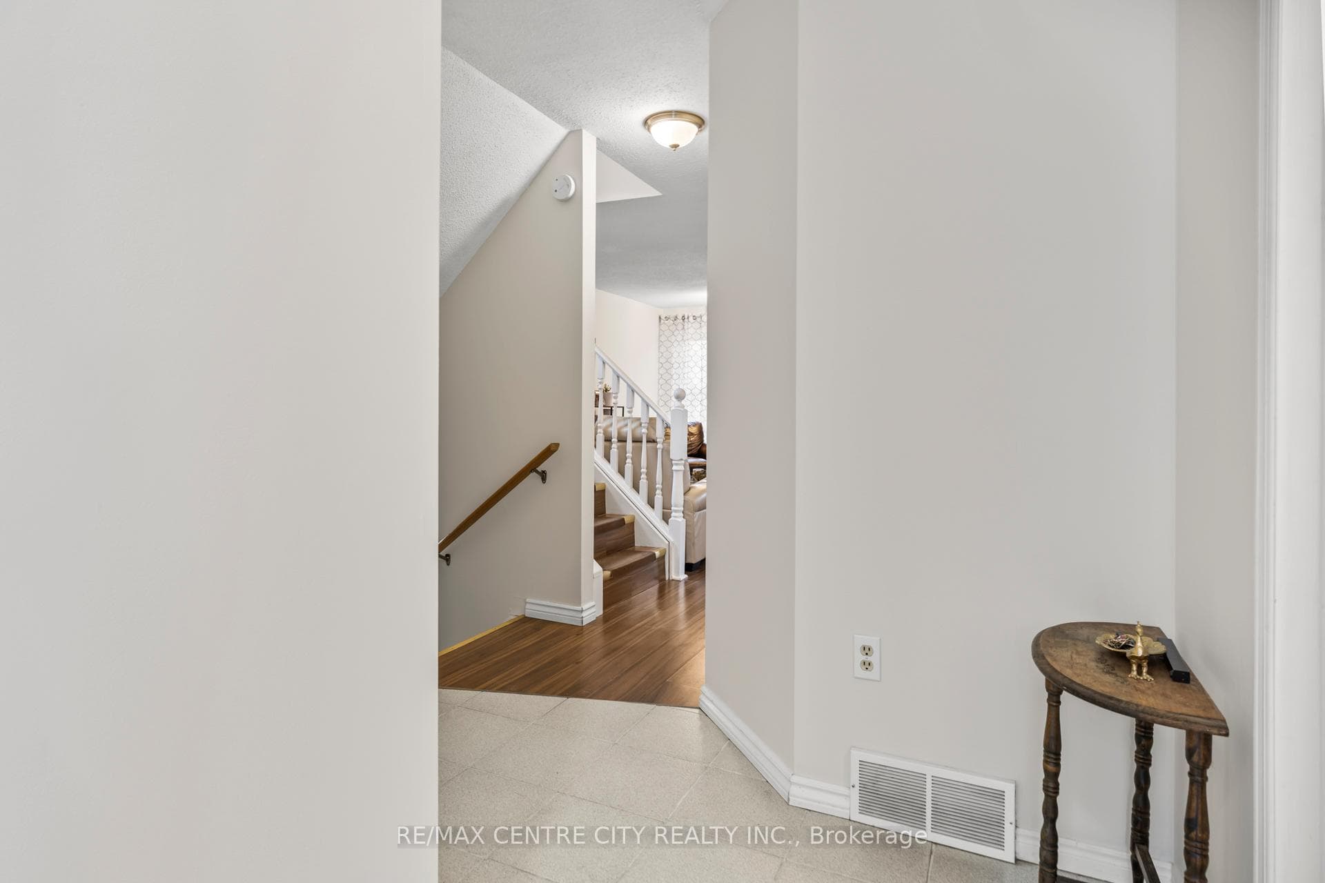 1199 Hamilton Road Unit 58 photo 6