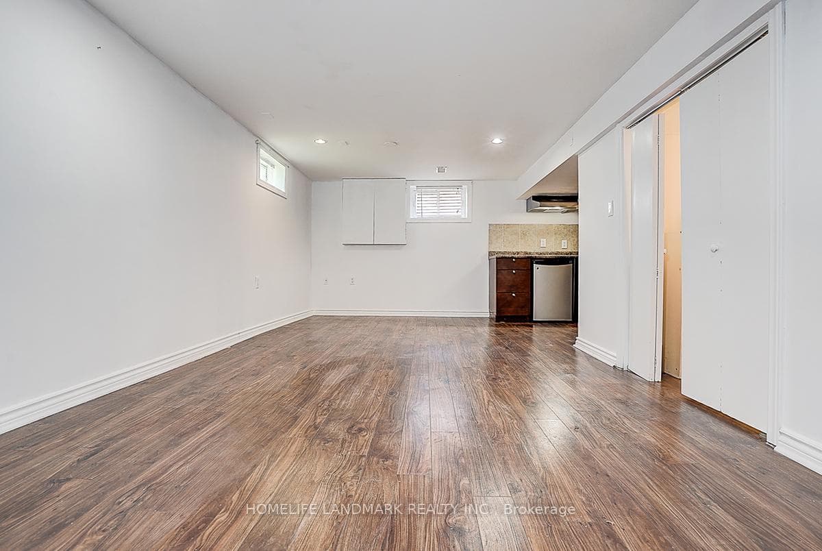 335 Willowdale Drive photo 46