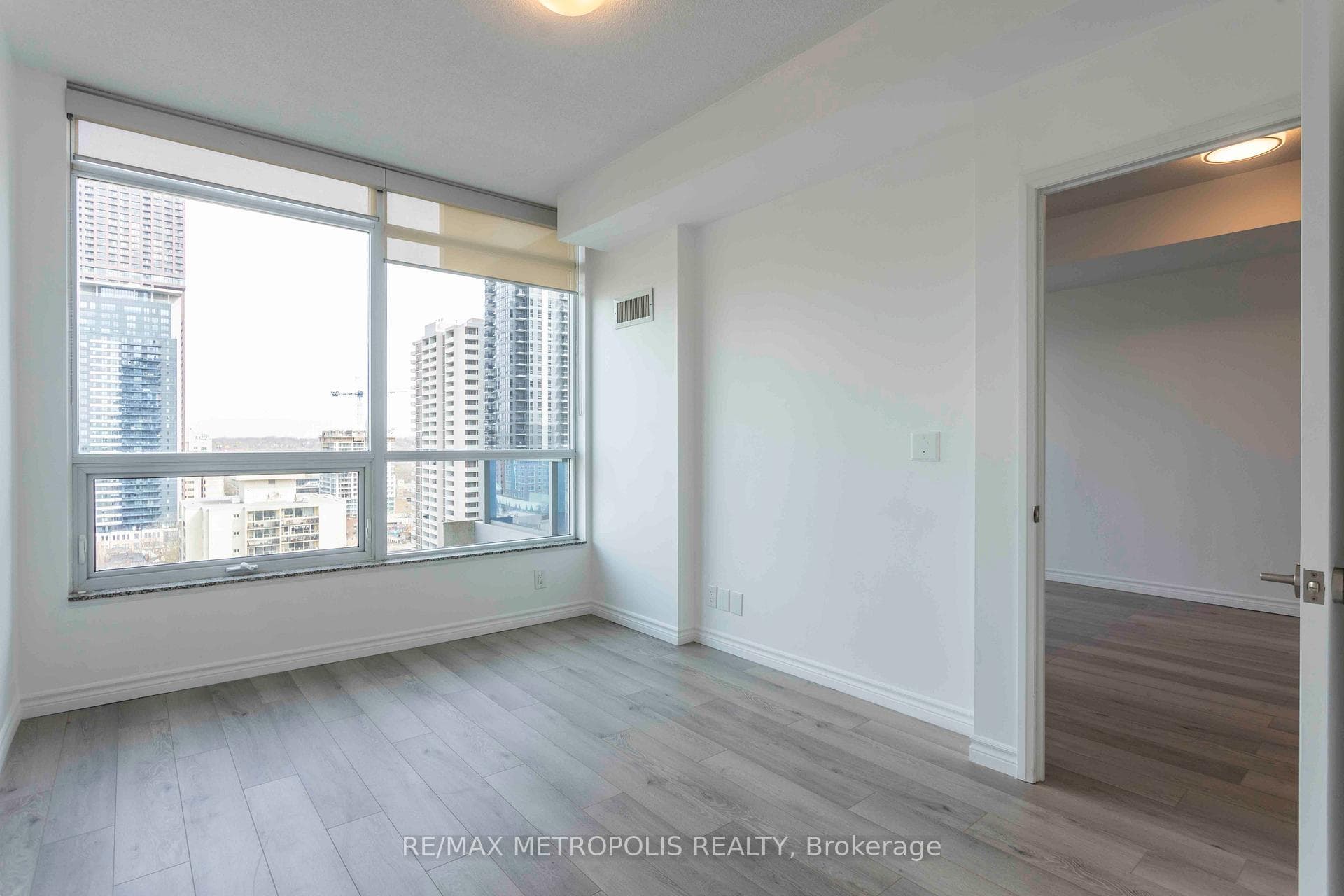 500 Sherbourne Street Unit 1811 photo 11