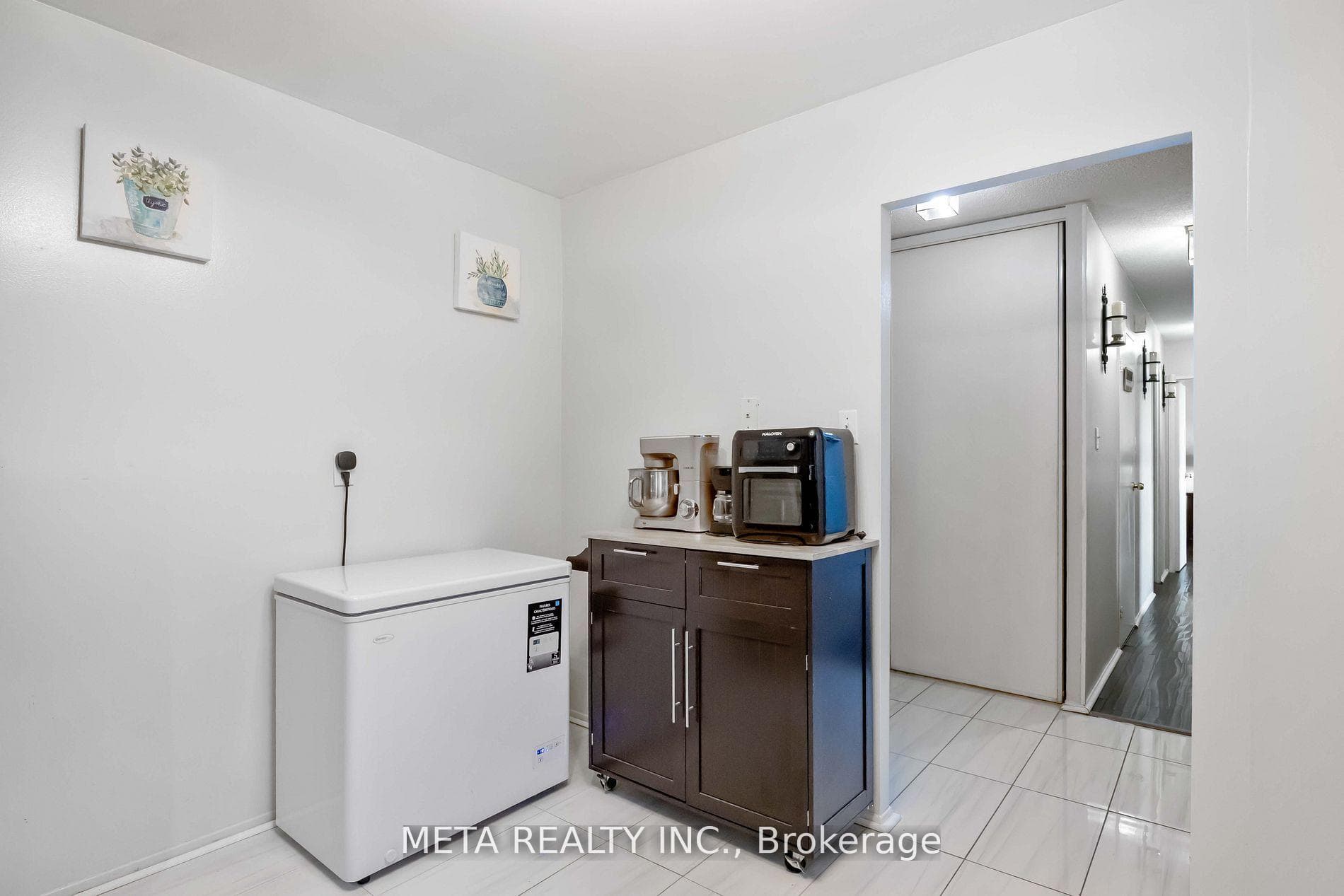236 Albion Road Unit 604 photo 17