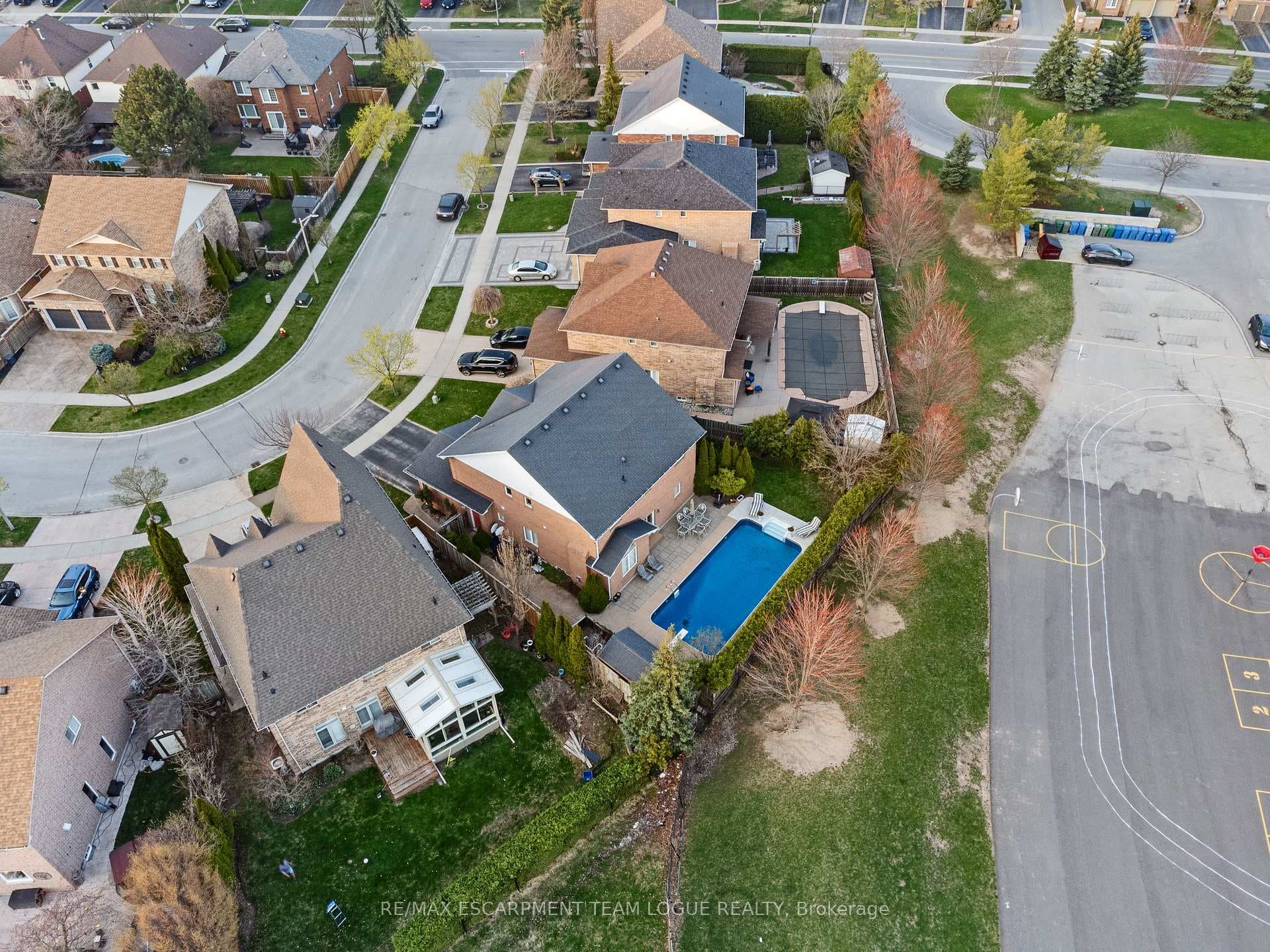 2108 DALECROFT Crescent photo 43