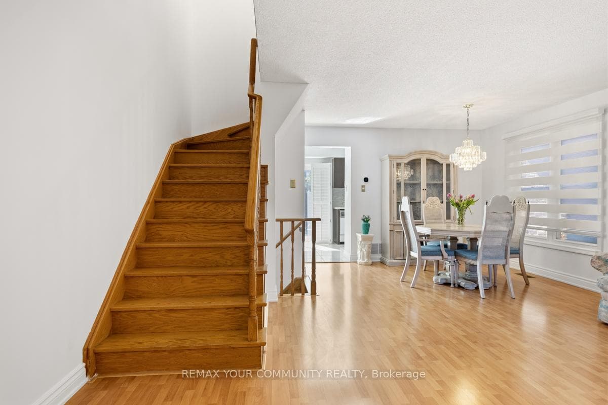 82 Whitney Place photo 6