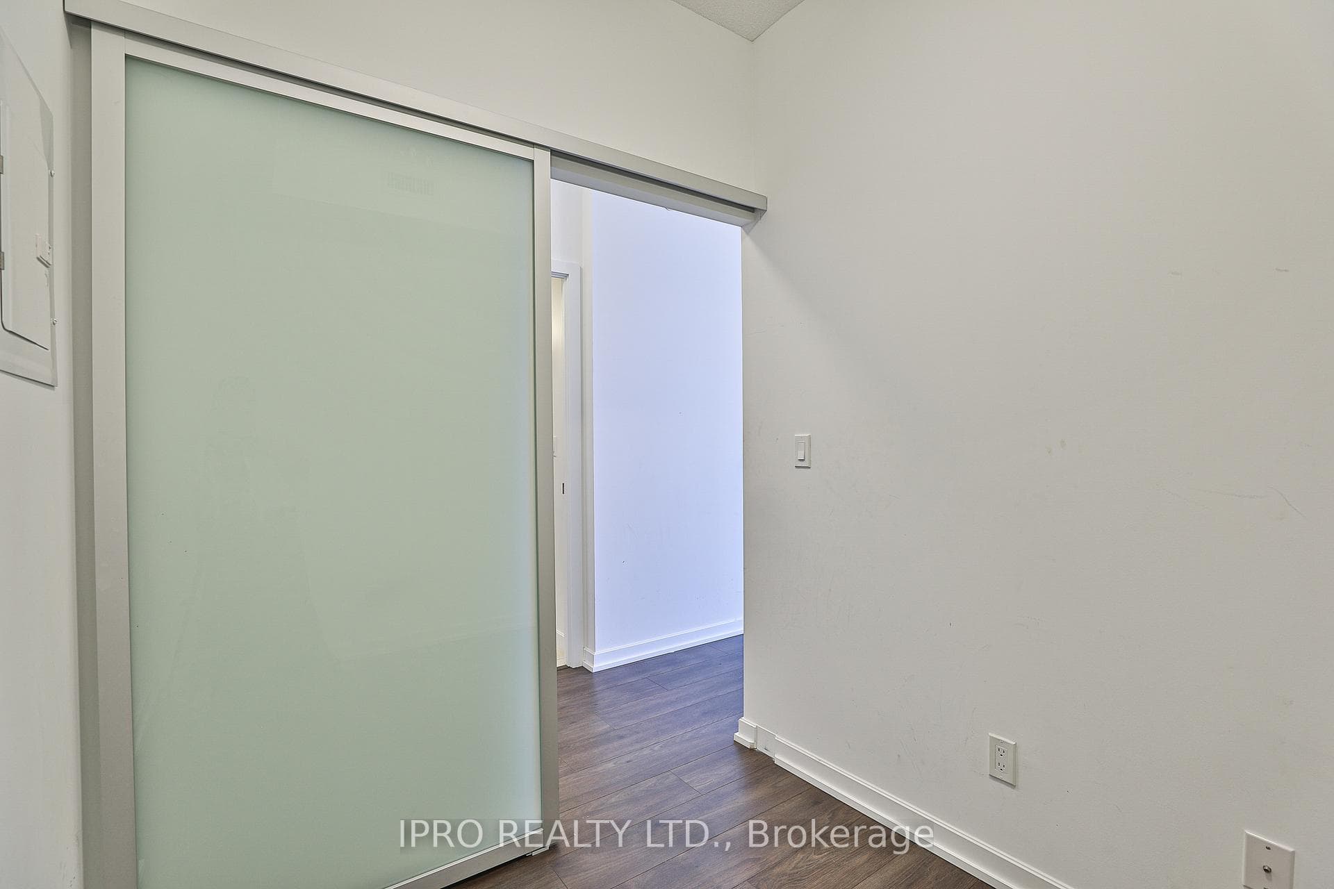 56 Forest Manor Road Unit 1005 photo 11