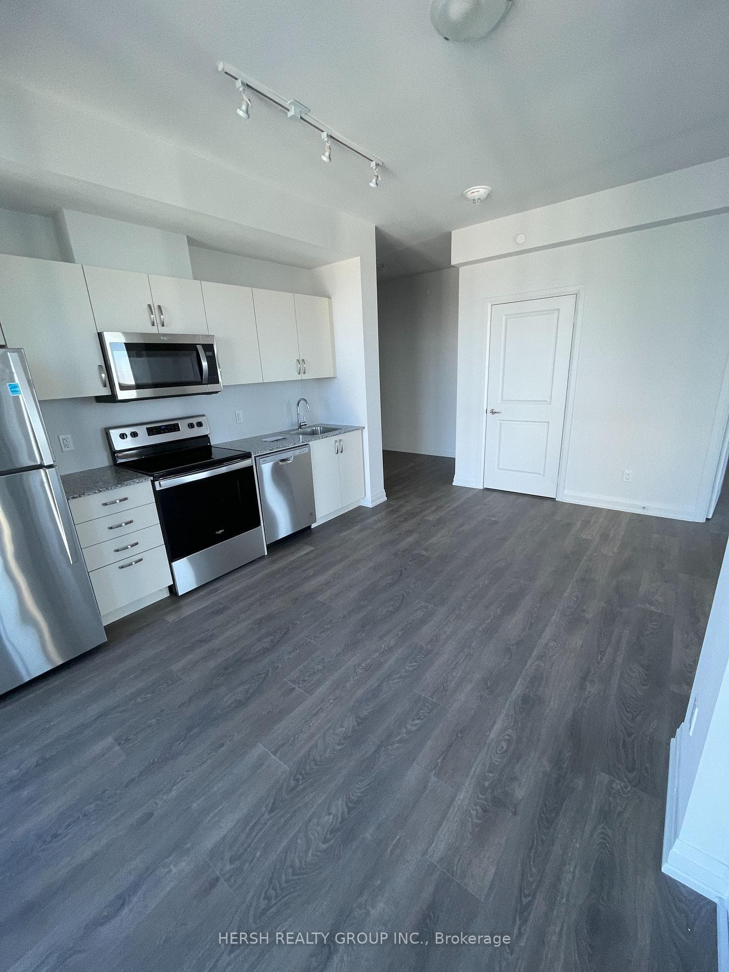 10 Meadowglen Place Unit 1002 photo 16