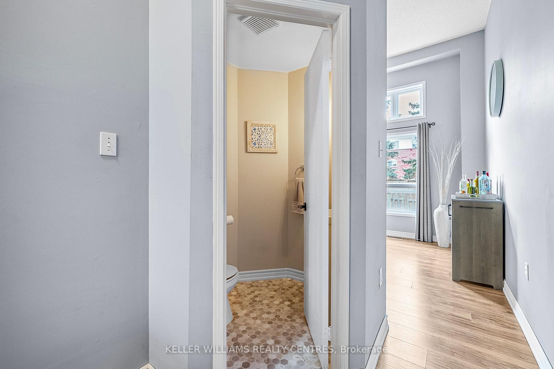 2 pc Powder Room Main Floor
