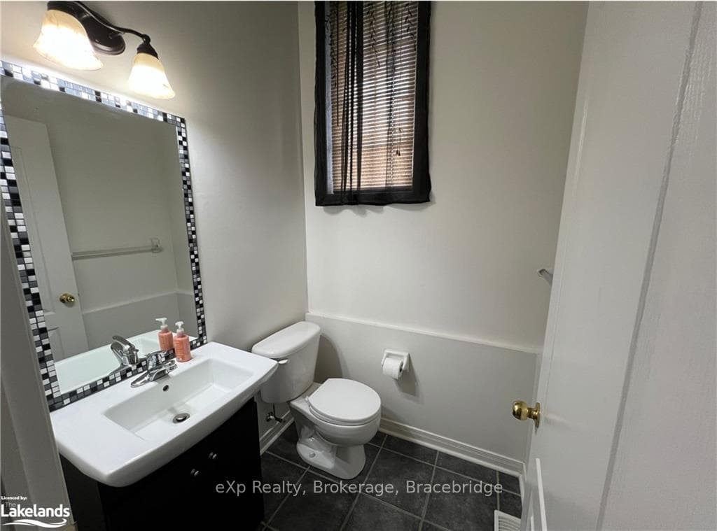 52 ADMIRAL Crescent photo 8