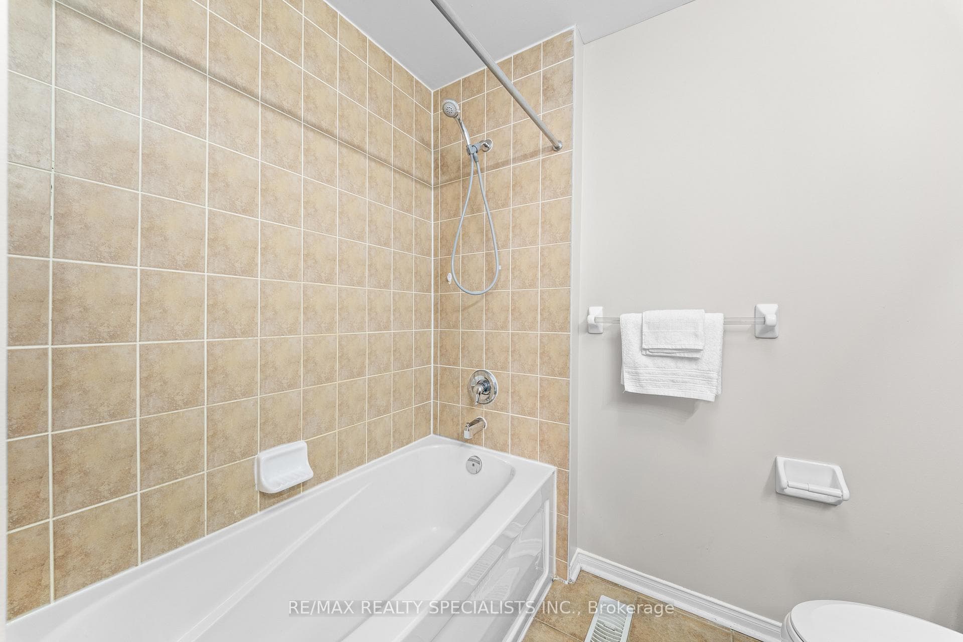 54 Hollingsworth Circle photo 32
