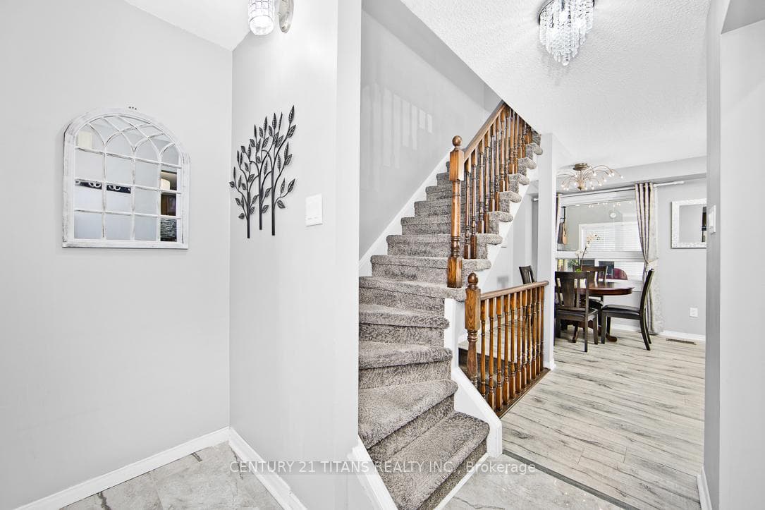 39 Hughes Crescent photo 10