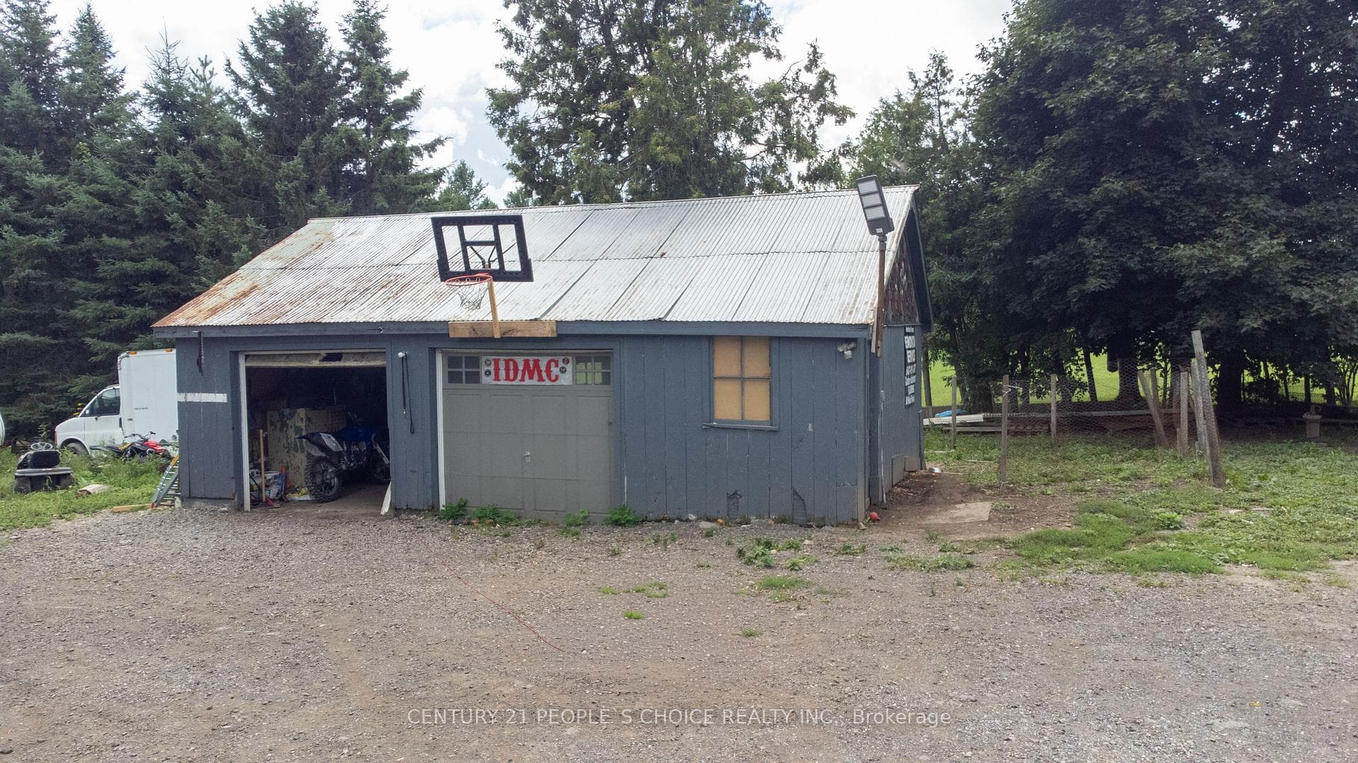 4037 Charleston Side Road photo 11