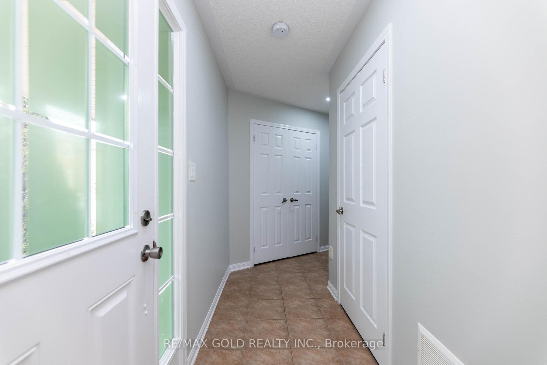 909 Hasselfeldt Heights photo 7