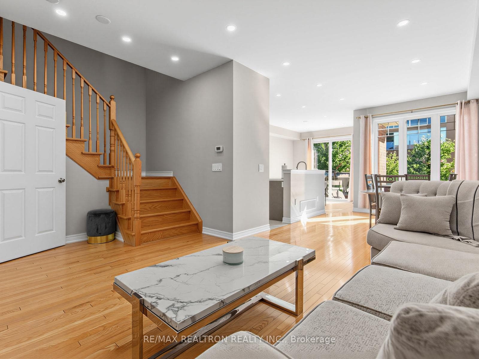 135 Windrow Street photo 6