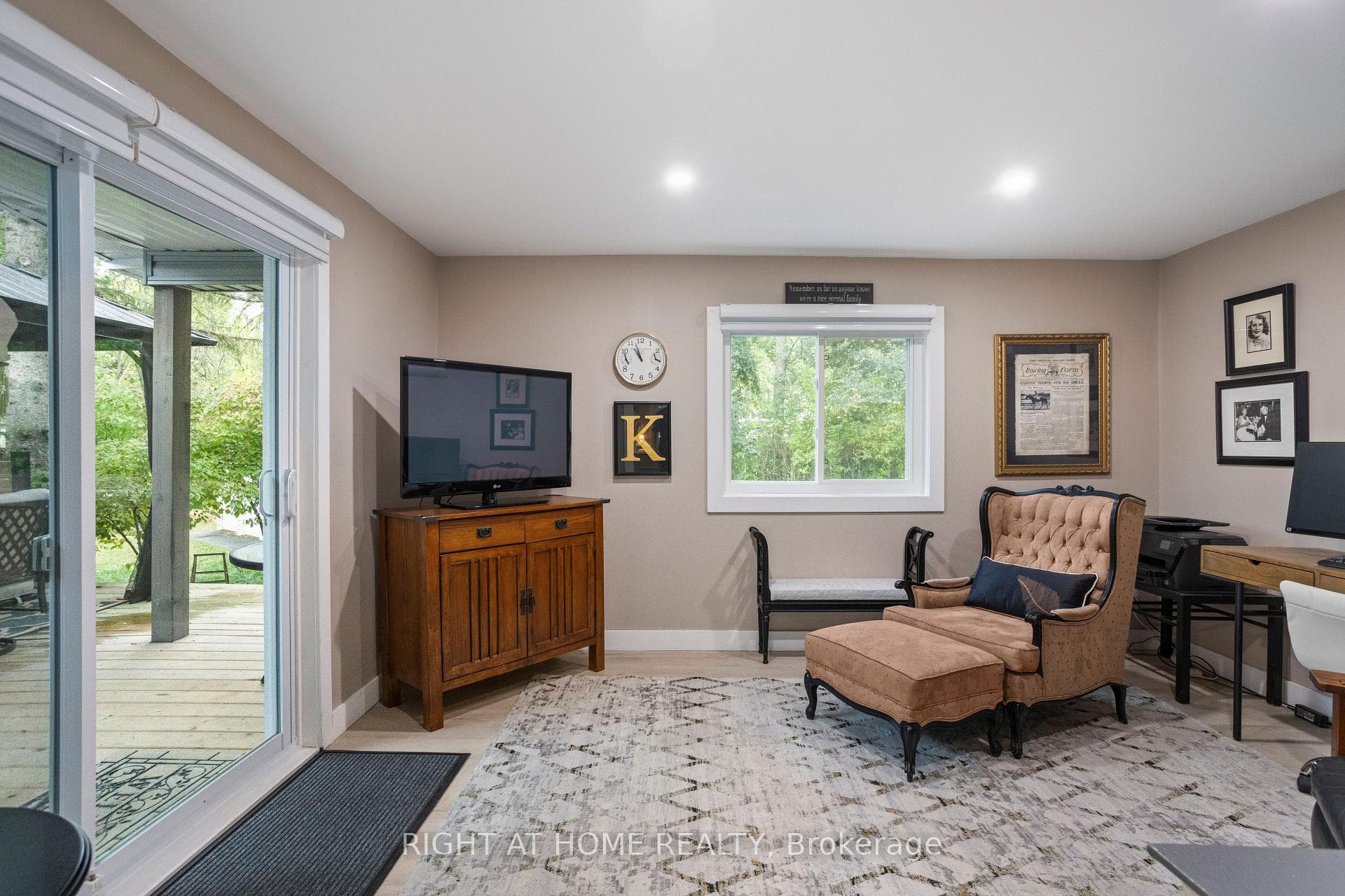 162 Mississauga Place photo 26