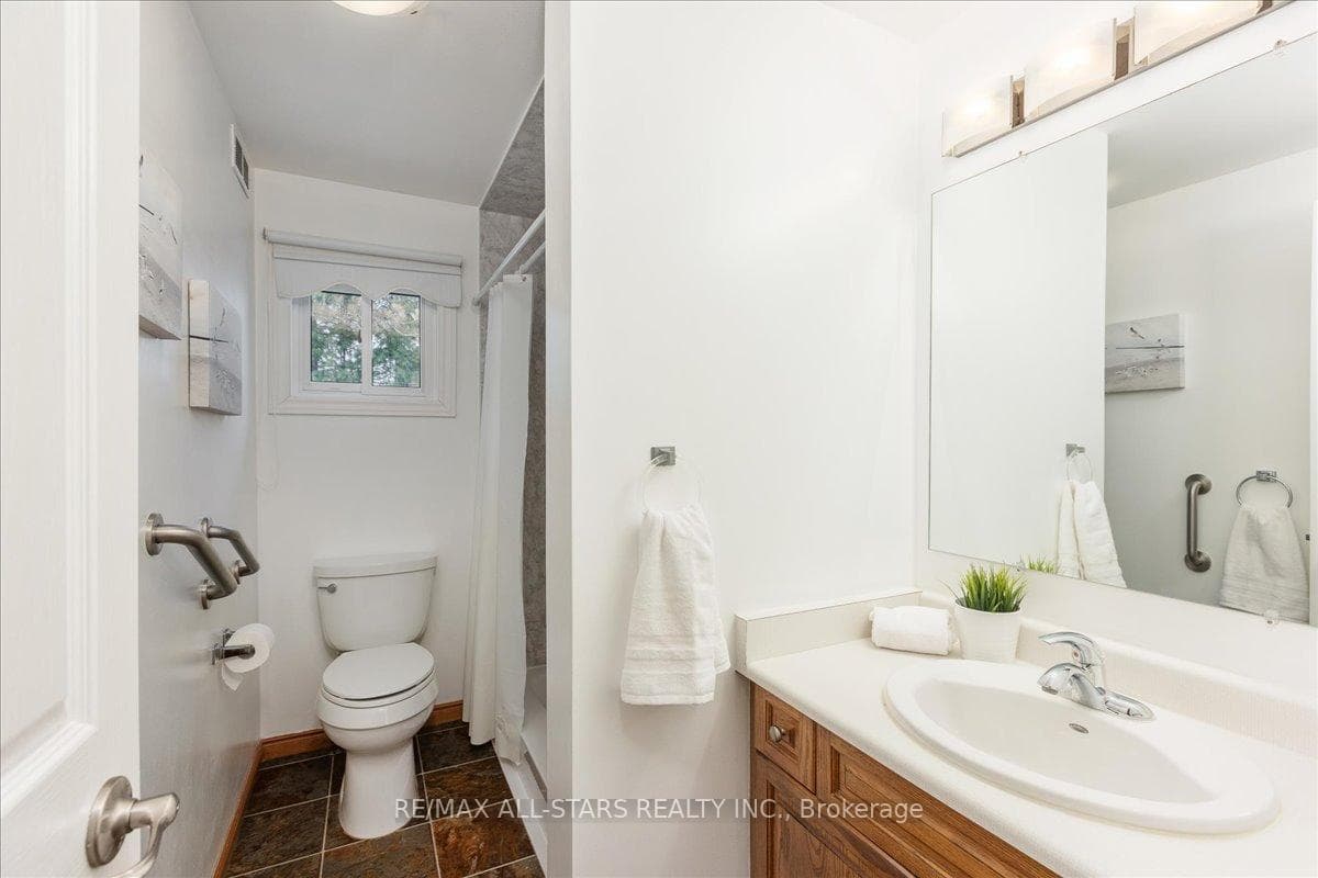 284 Jeff Smith Court photo 4