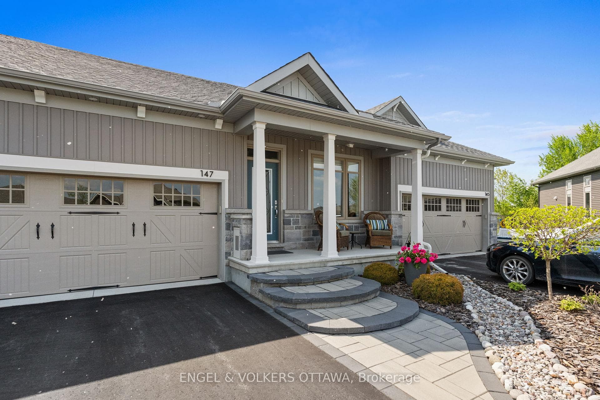 147 Blackhorse Drive photo 2