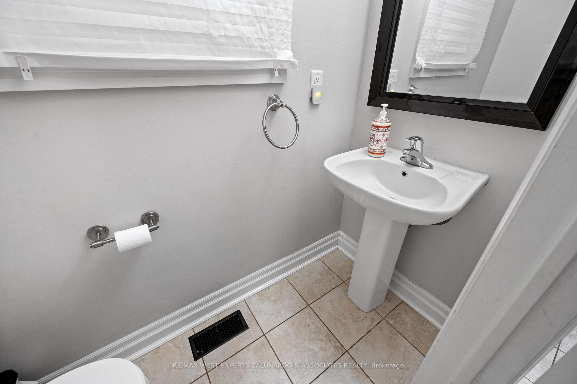 281 Meadowhawk Trail photo 15