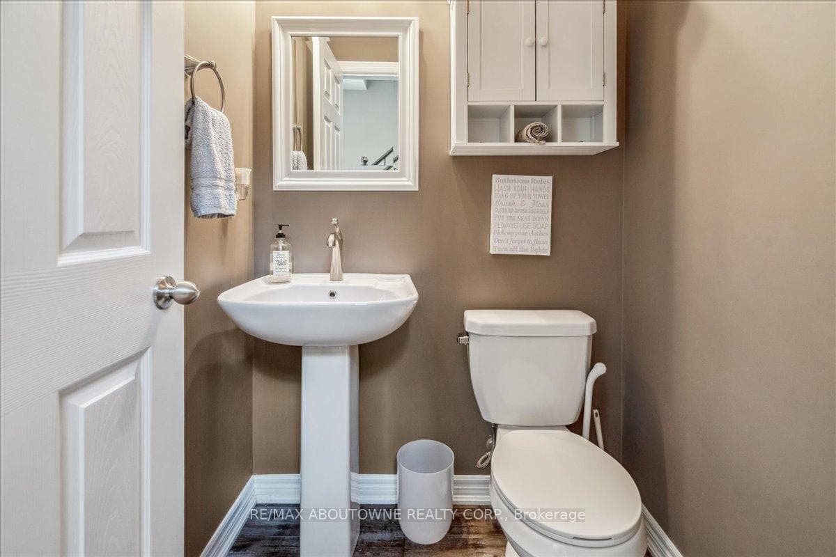 52 Madonna Drive photo 12