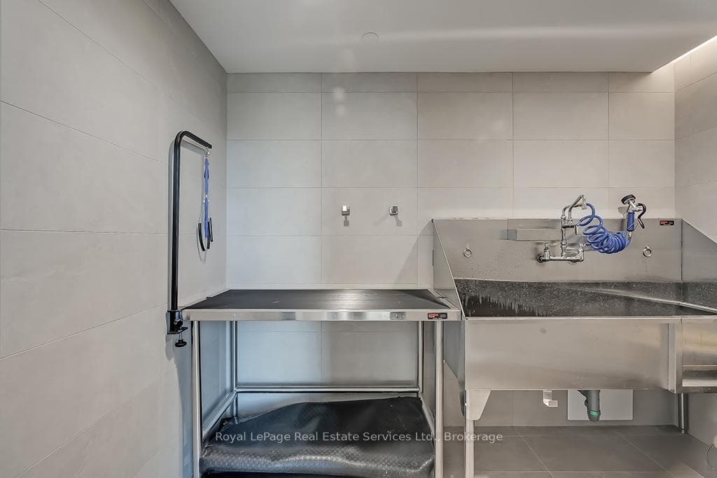 1415 DUNDAS Street Unit 307 photo 32