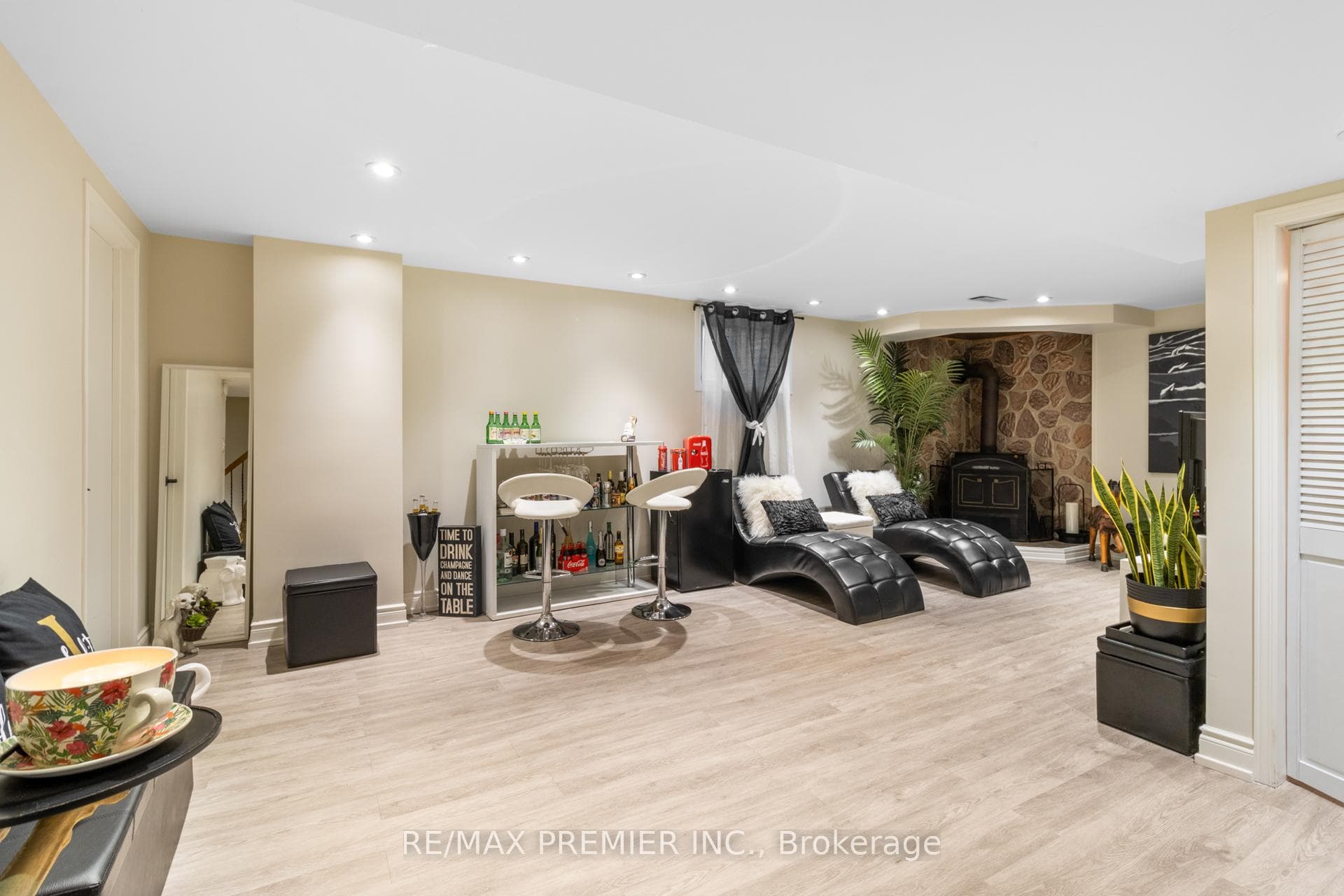 26 Ecclestone Drive photo 34