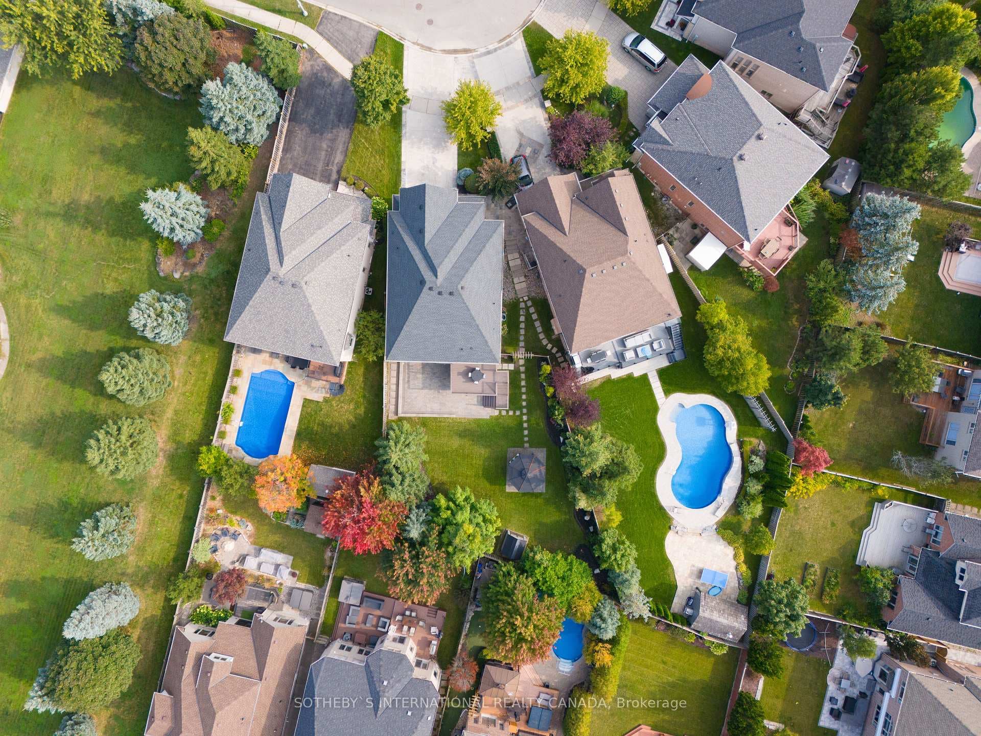 2324 Tesla Crescent photo 38