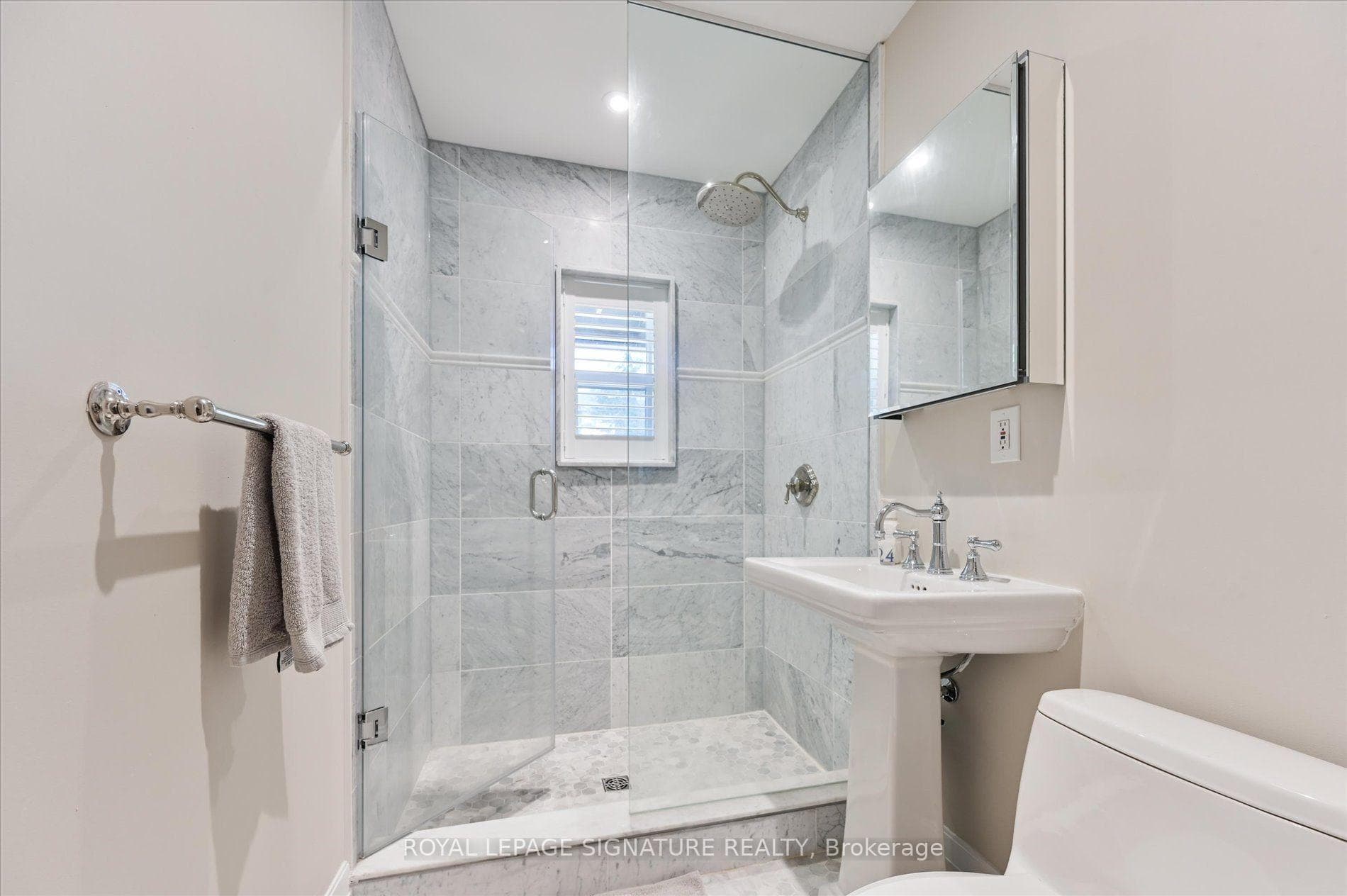 3-piece bath
