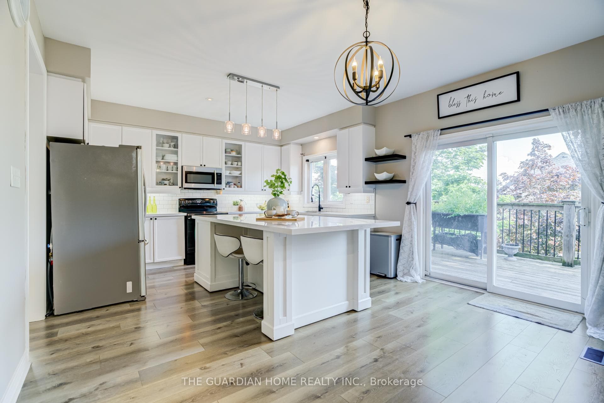 1214 Harlstone Crescent photo 13
