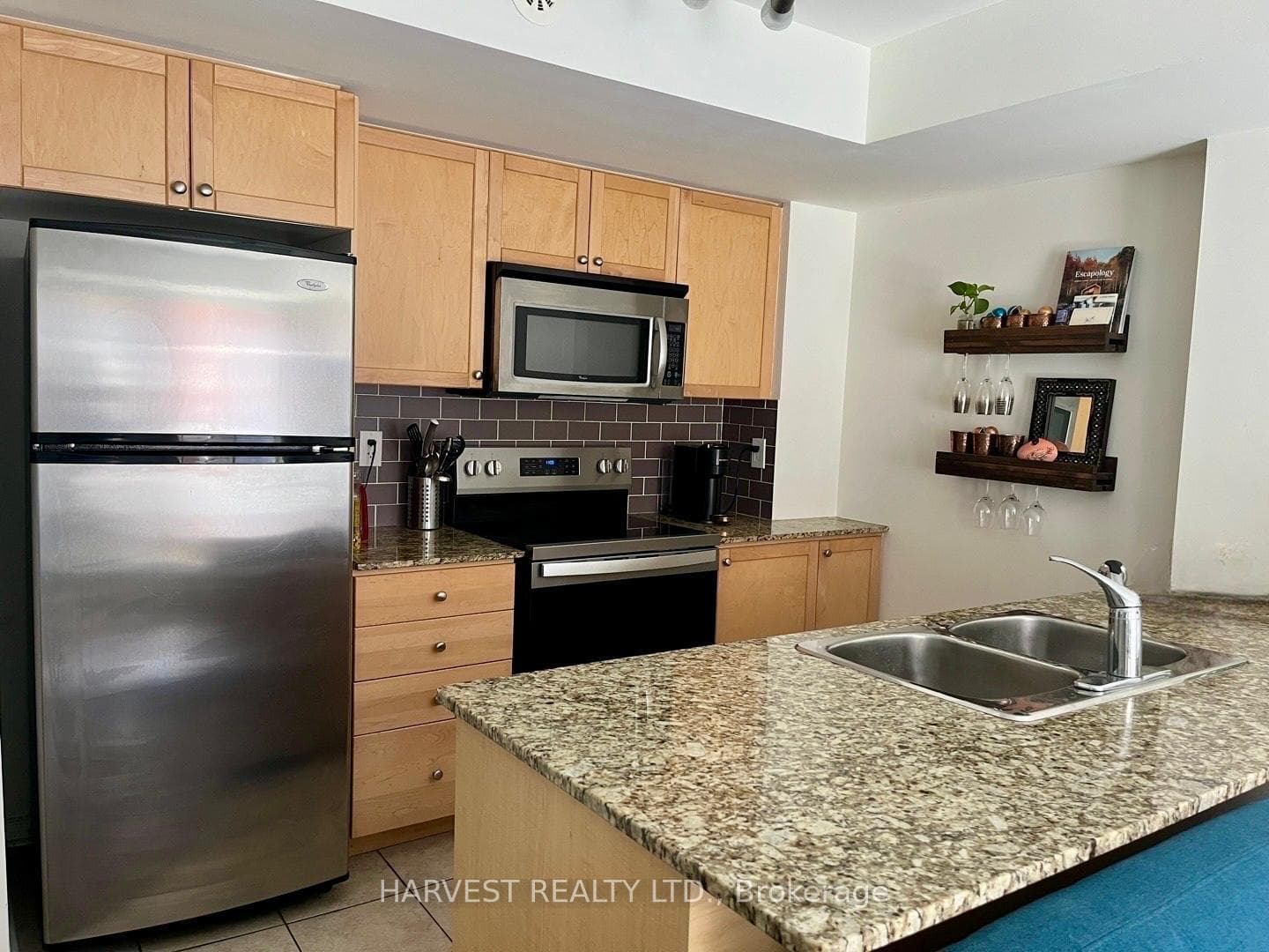 1 Ruttan Street Unit 104 photo 11