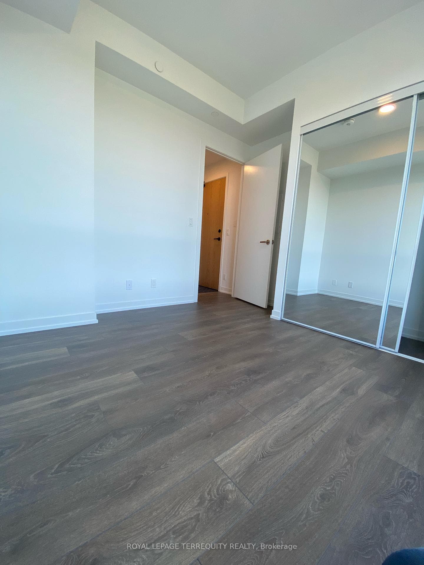 7950 Bathurst Street Unit 2404 photo 21