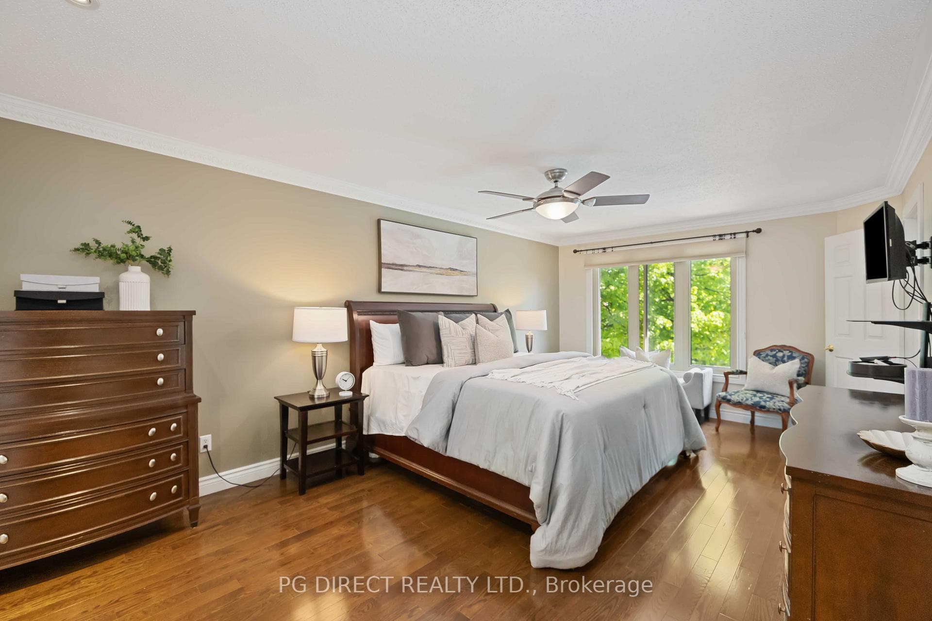 80 Henderson Drive photo 12