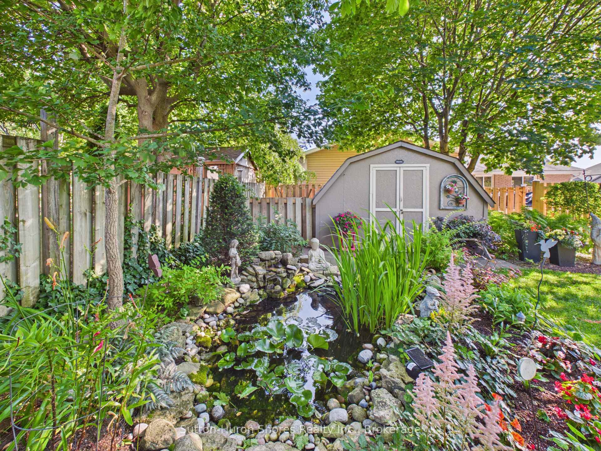762 Bradford Street photo 11