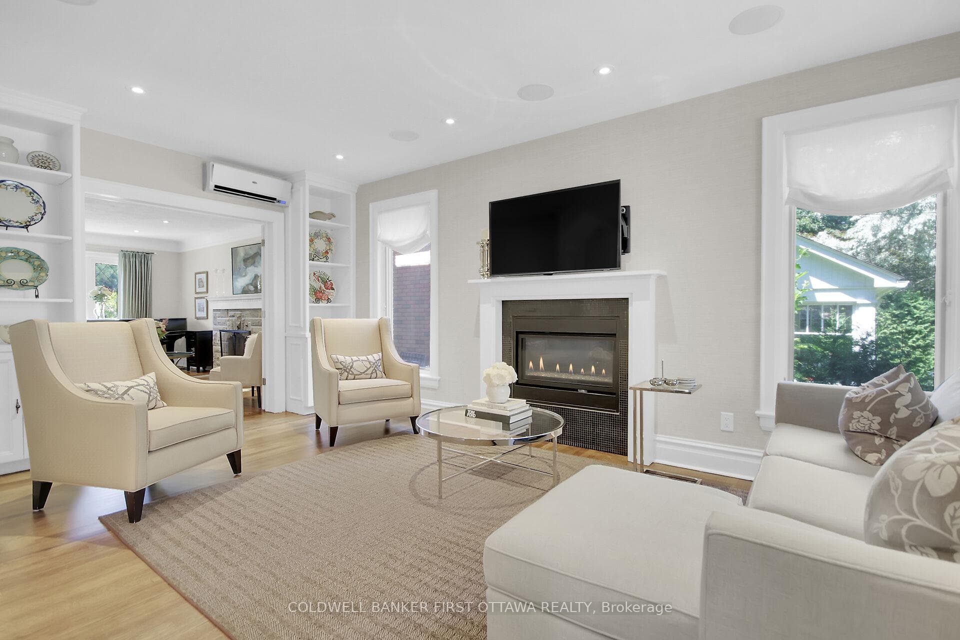 381 Huron Avenue photo 15