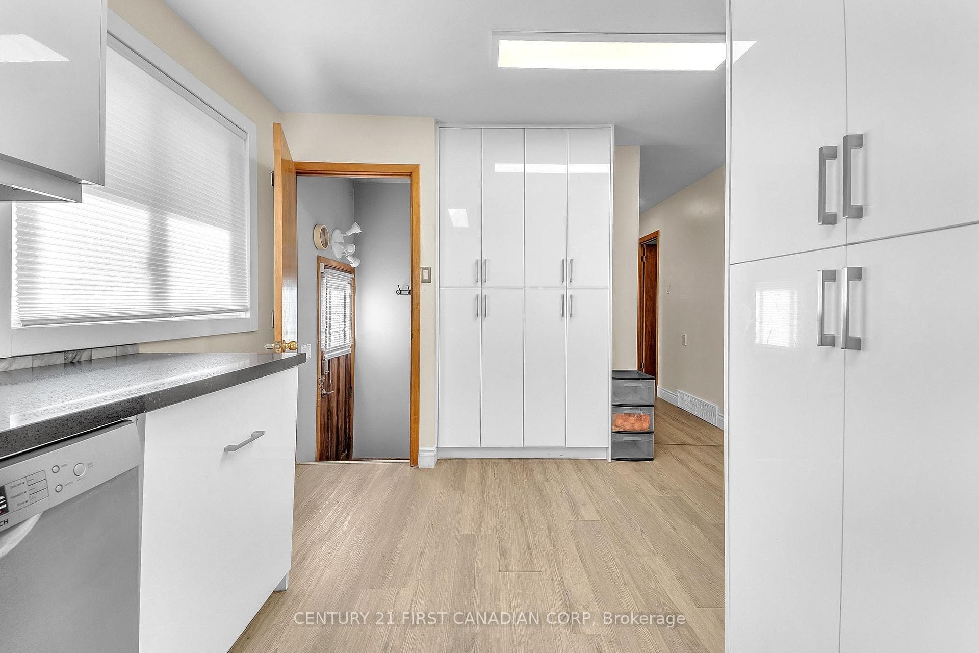 116 Alayne Crescent photo 6