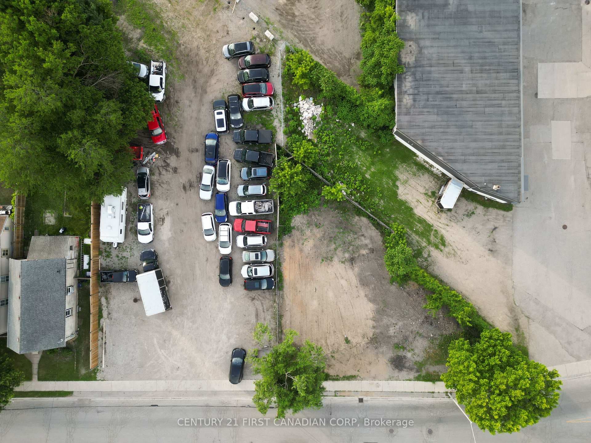 576 Horton Street photo 5